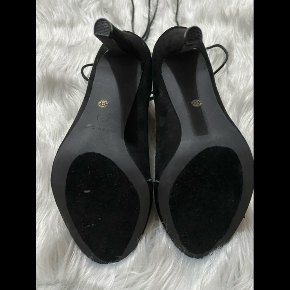 Stilettos - Picture 4 of 5